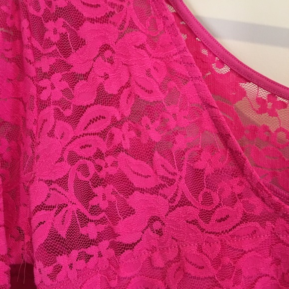 Guess pink lace top - Picture 2 of 4